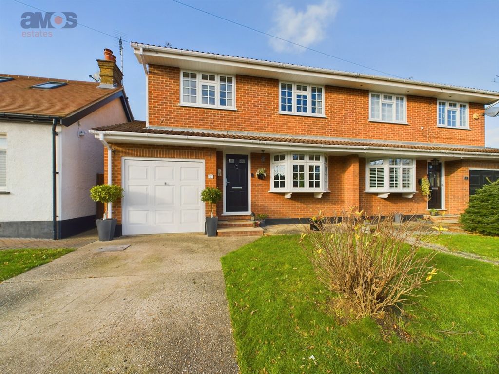 3 bed semidetached house for sale in Thundersley Grove, Thundersley