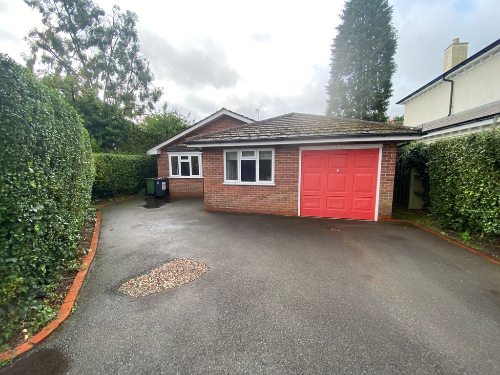 3 bed detached bungalow to rent in Broad Oaks Road, Solihull B91, £