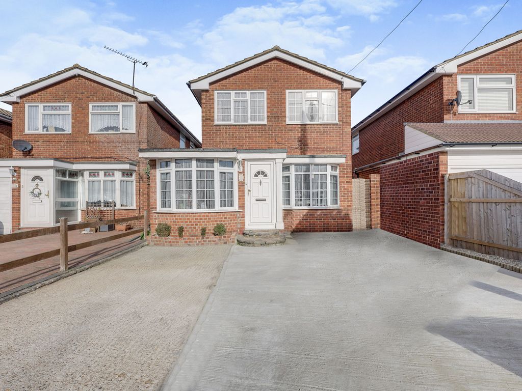 4 bed detached house for sale in Harvest Road, Canvey Island SS8 Zoopla