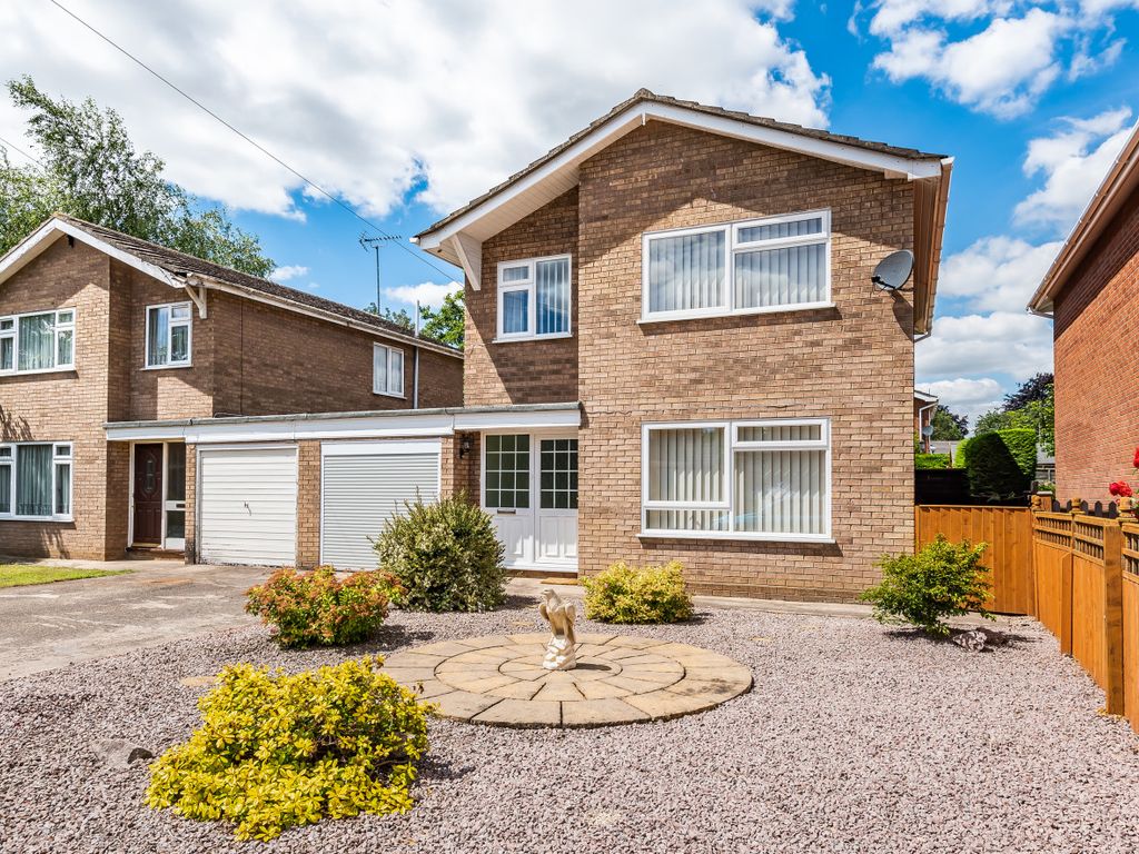 3 bed linkdetached house for sale in Cleveland Close, Spalding PE12