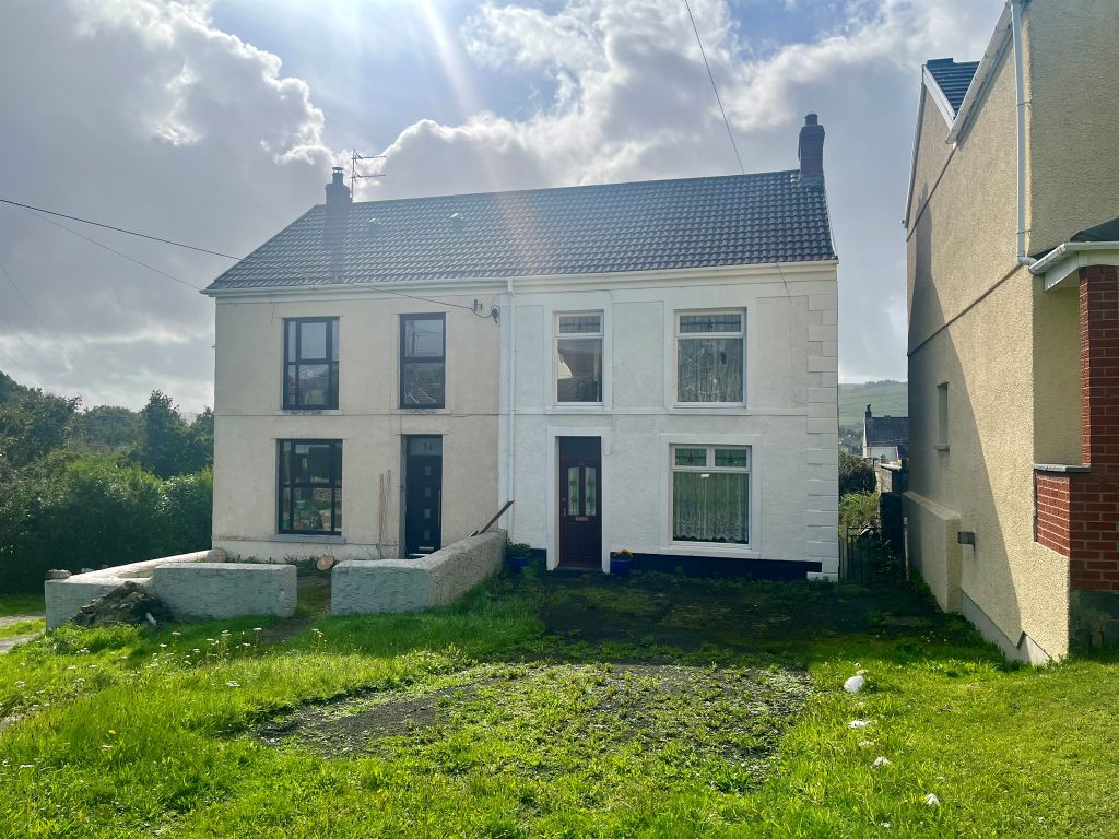 3 bed semidetached house for sale in Brynbrain Road, Cwmllynfell