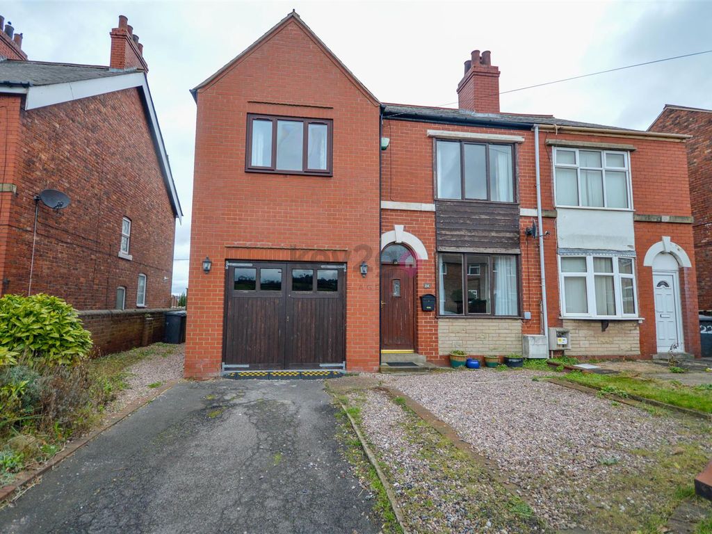 4 bed semidetached house for sale in Sheffield Road, Killamarsh