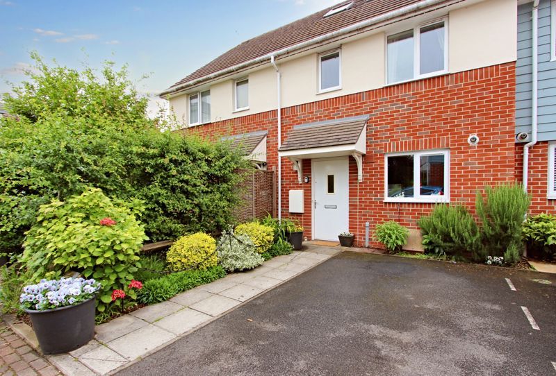 3 bed terraced house for sale in Milton Close, Basingstoke RG24, £