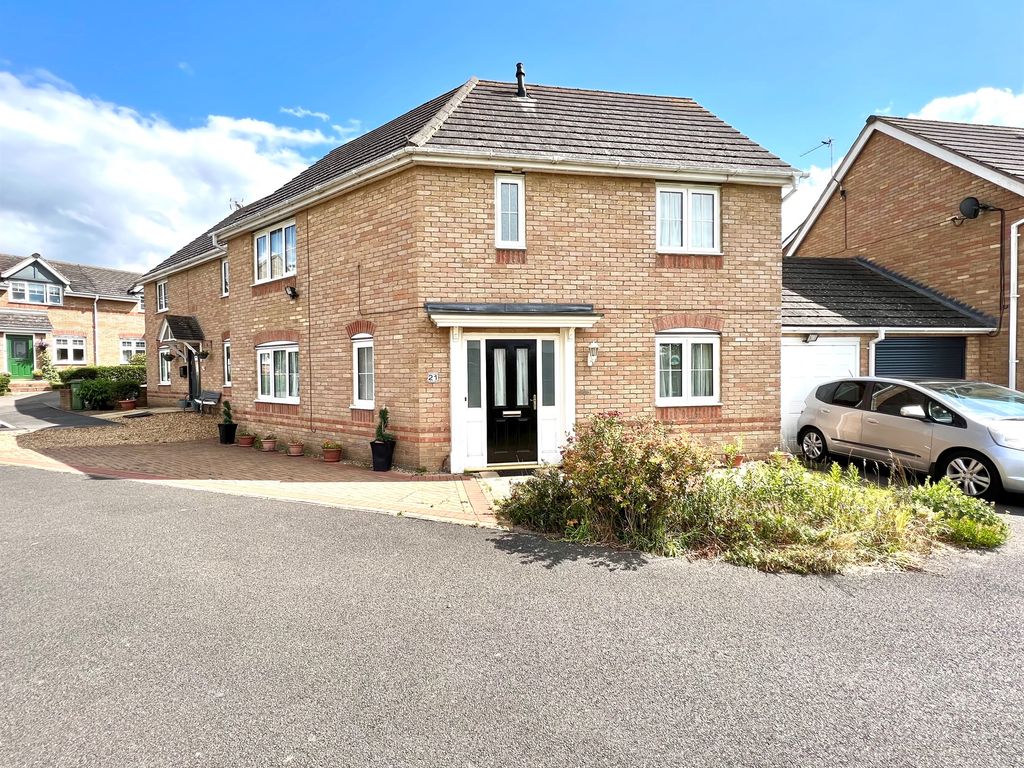 3 bed linkdetached house for sale in Penrhyn Close, Corby NN18 Zoopla