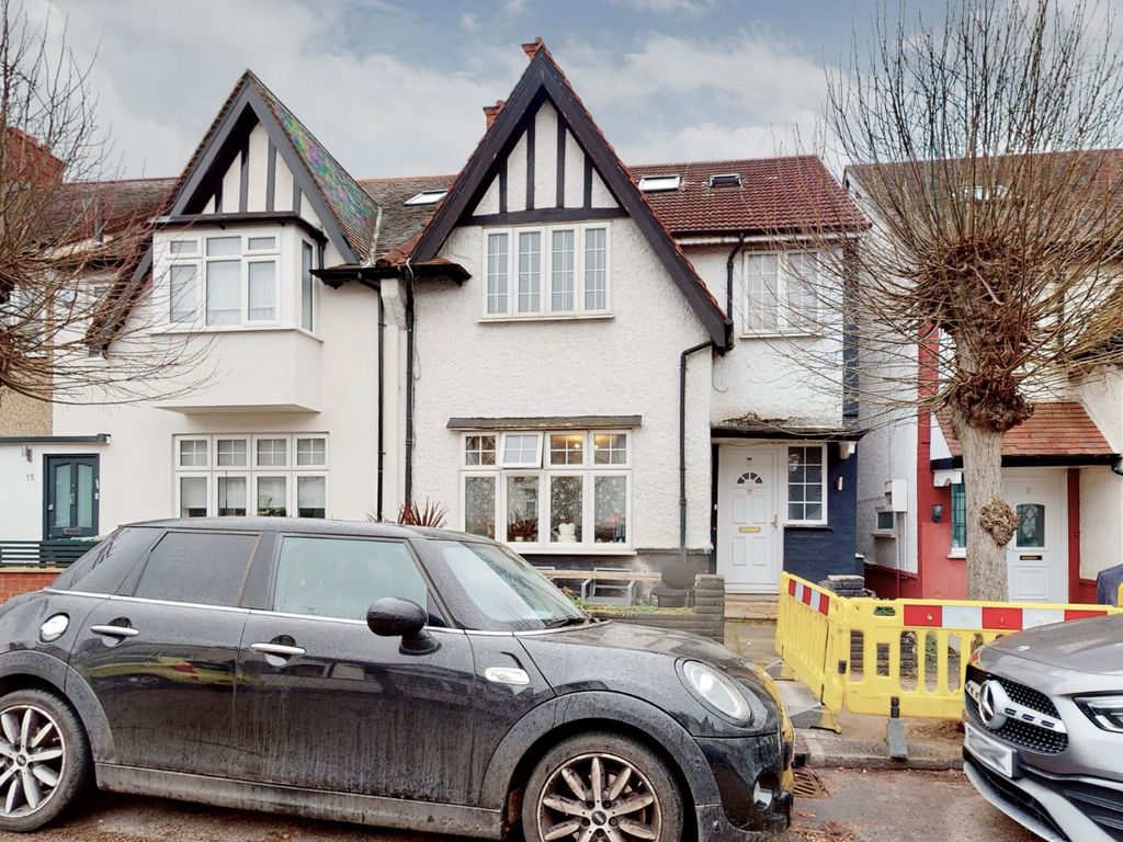 5 bed end terrace house for sale in Alyth Gardens, Temple Fortune NW11