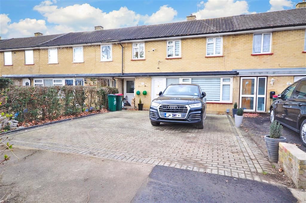 3 bed terraced house for sale in Woodfield Road, Crawley, West Sussex
