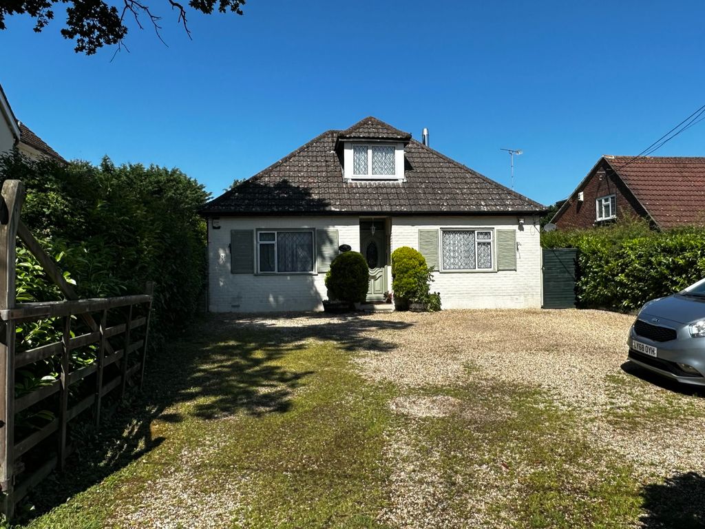 3 bed detached bungalow for sale in Claypits Lane, Dibden, Southampton