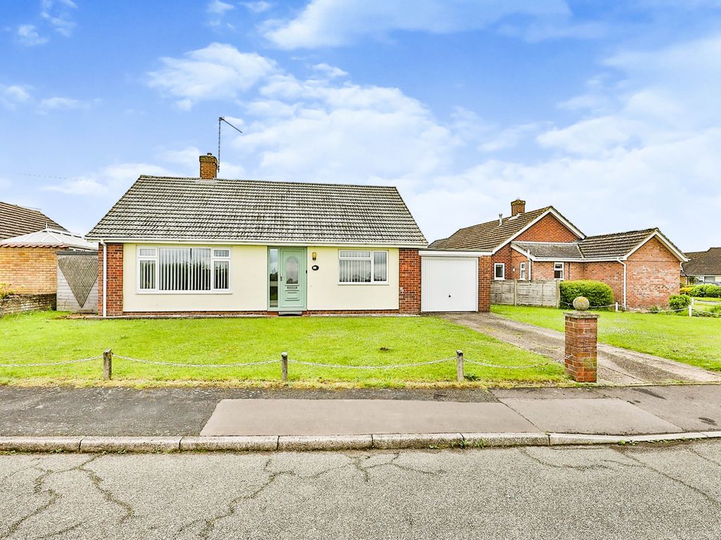 2 bed detached bungalow for sale in Southlands, Swaffham PE37, £250,000 Zoopla