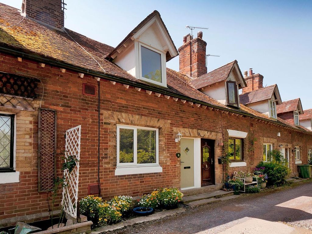 2 bed terraced house to rent in Maidstone Road, Marden, Tonbridge TN12