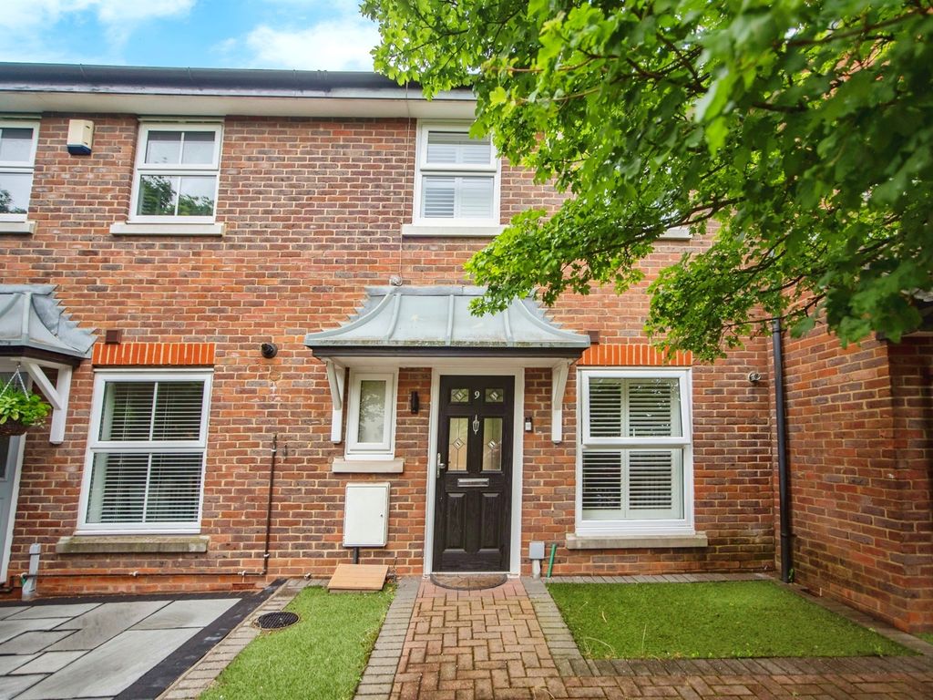 2 bed terraced house for sale in Mayflower Road, Chafford Hundred