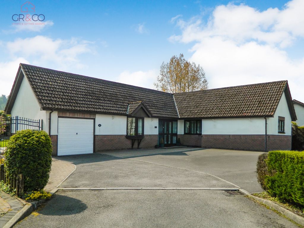 3 bed detached bungalow for sale in Harford Gardens, Sirhowy, Tredegar