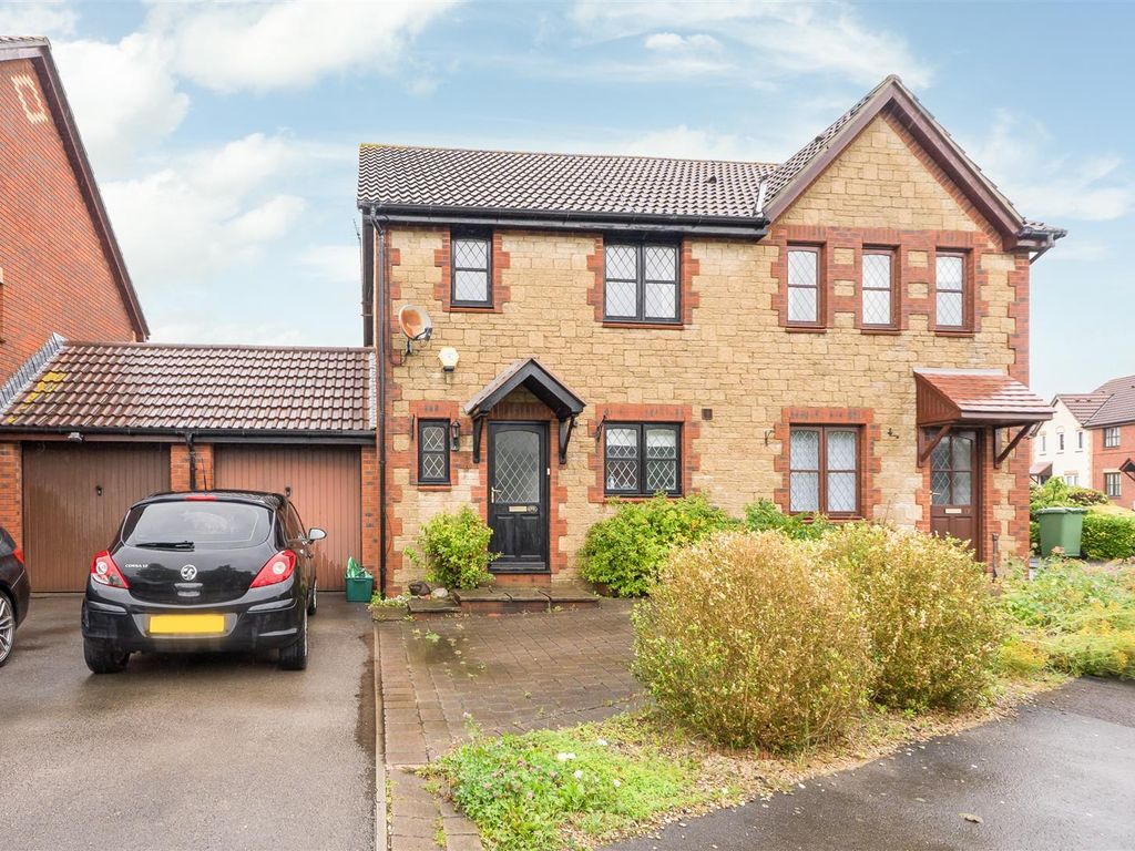 3 bed semidetached house for sale in Juniper Way, Bradley Stoke