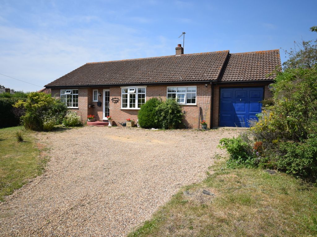 2 bed detached bungalow for sale in Holton Road, Halesworth IP19 Zoopla
