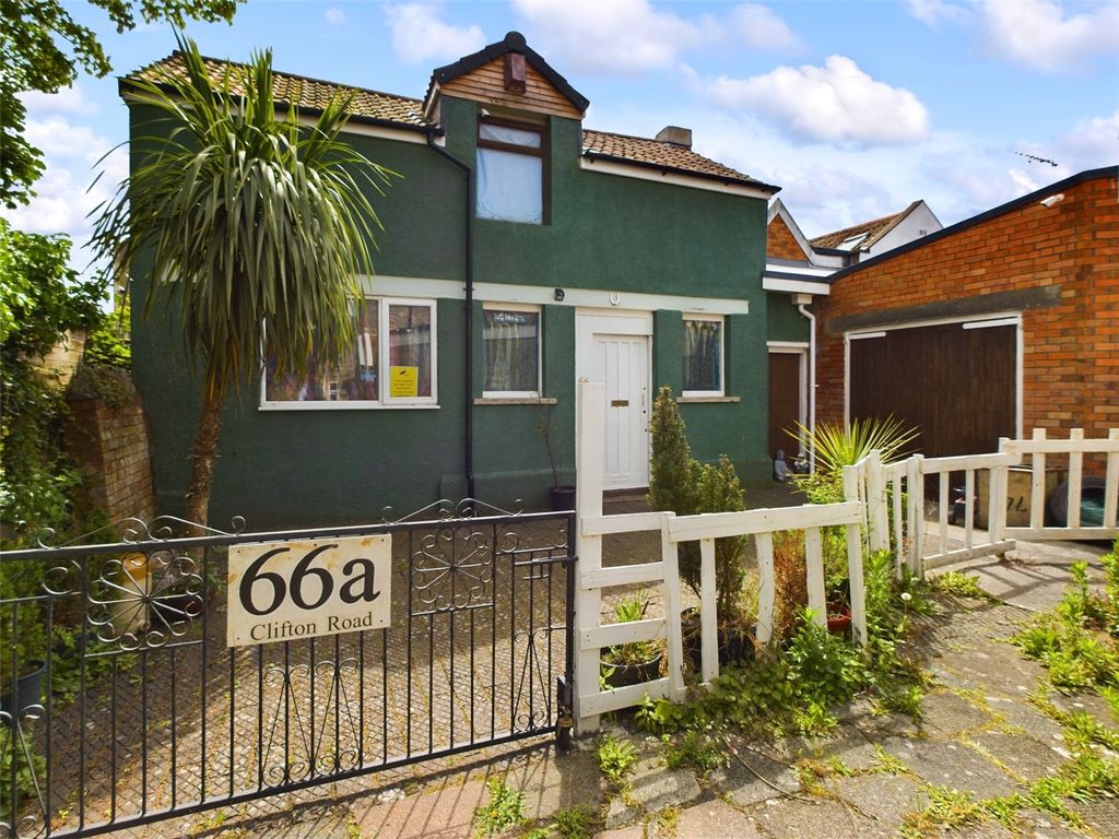 End terrace house for sale in Clifton Road, WestonSuperMare, North