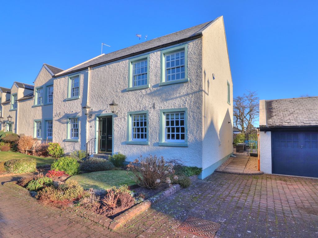 4 bed linkdetached house for sale in Polnoon Mews, Polnoon Street