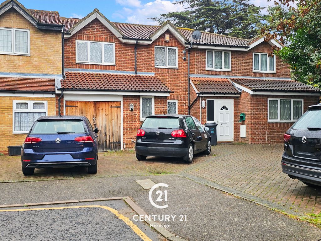 4 bed terraced house for sale in Caledonian Close, Goodmayes, Ilford