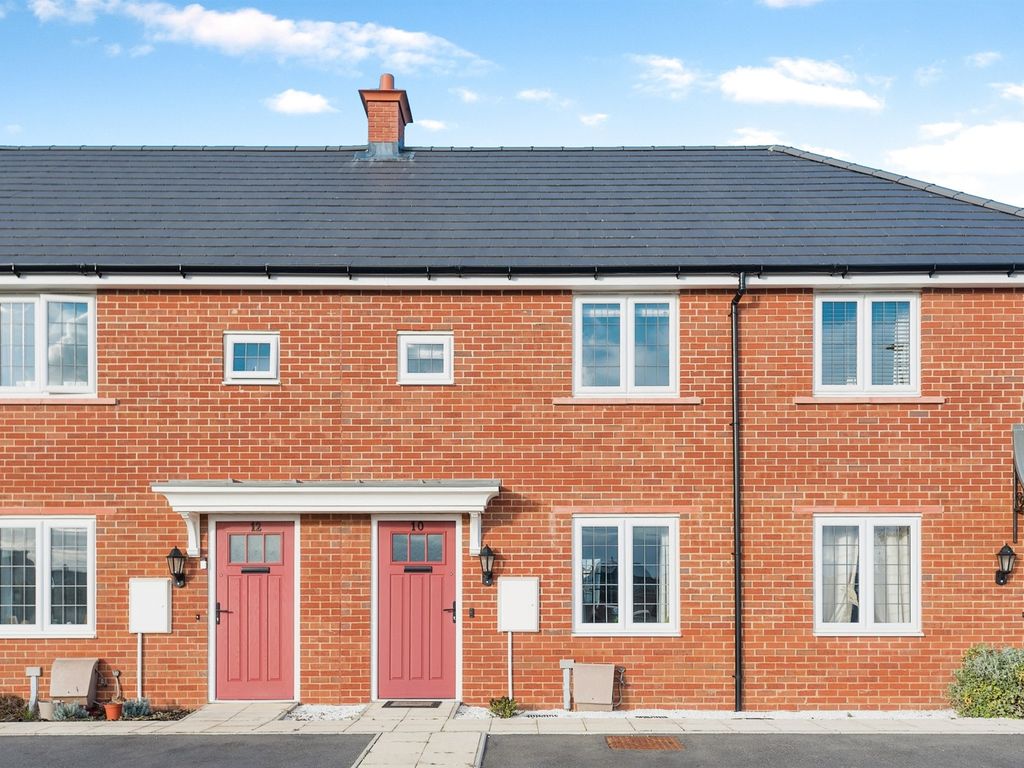 2 bed terraced house for sale in Garratt Place, Brize Norton, Carterton