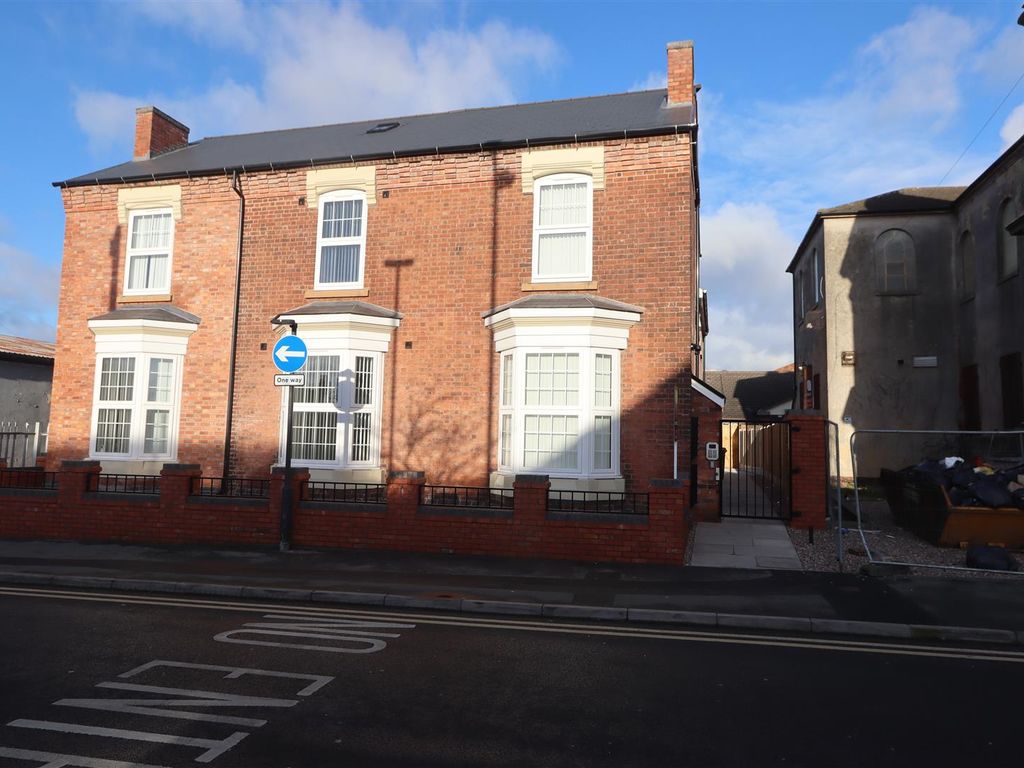 1 bed flat to rent in Union Street, Willenhall WV13, £675 pcm Zoopla