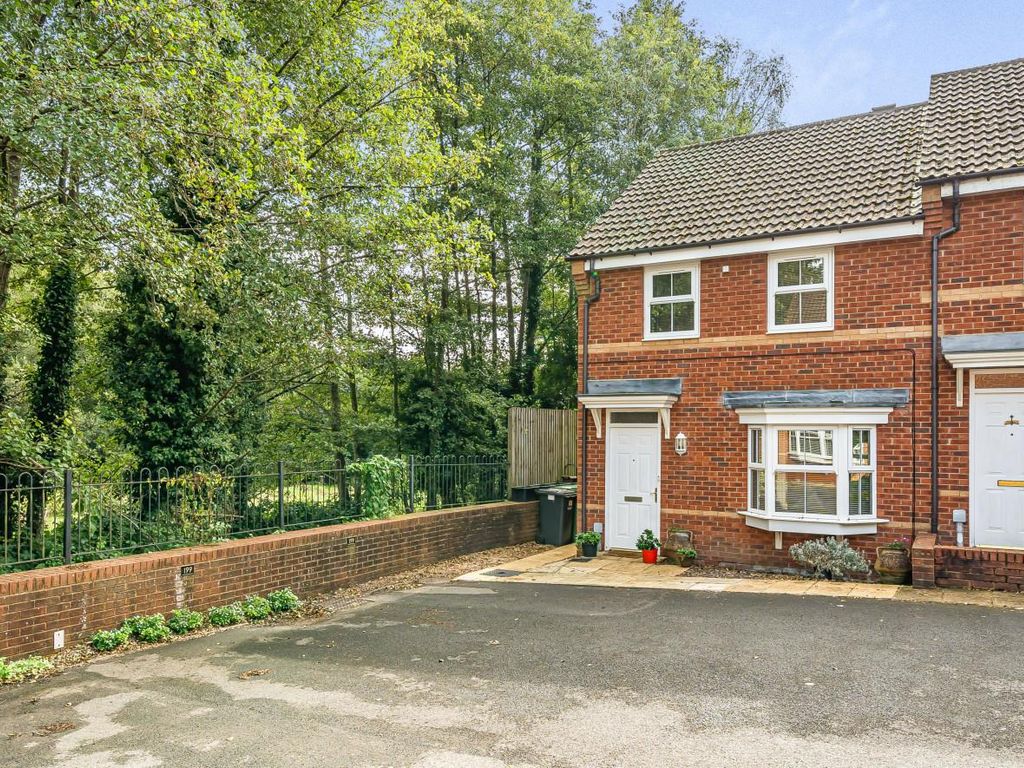 3 bed end terrace house for sale in Hursley Road, Chandler's Ford