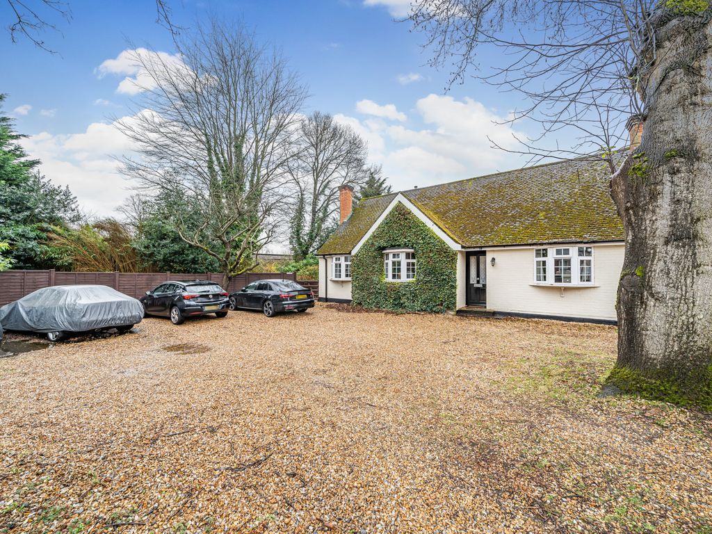 5 bed detached house for sale in Rectory Road, Farnborough GU14, £