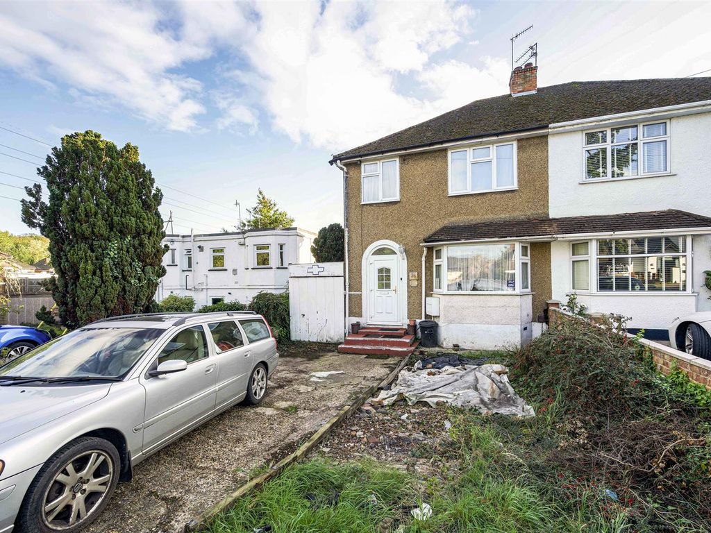 3 bed semidetached house for sale in Bucknalls Lane, Watford WD25, £