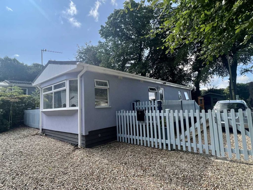 2 bed mobile/park home for sale in Turnpike, Chard TA20 Zoopla