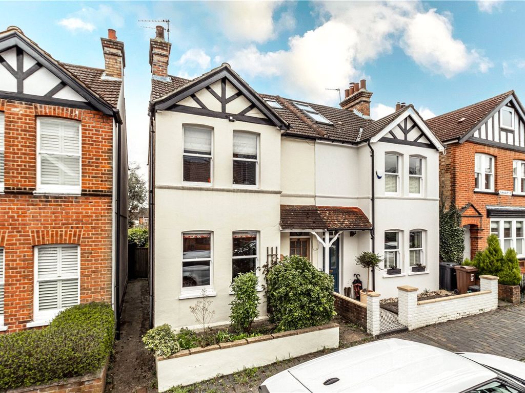 4 bed semidetached house for sale in Ramsbury Road, St. Albans