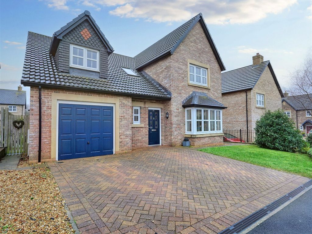 4 bed detached house for sale in Cherry Tree Drive, Stainburn