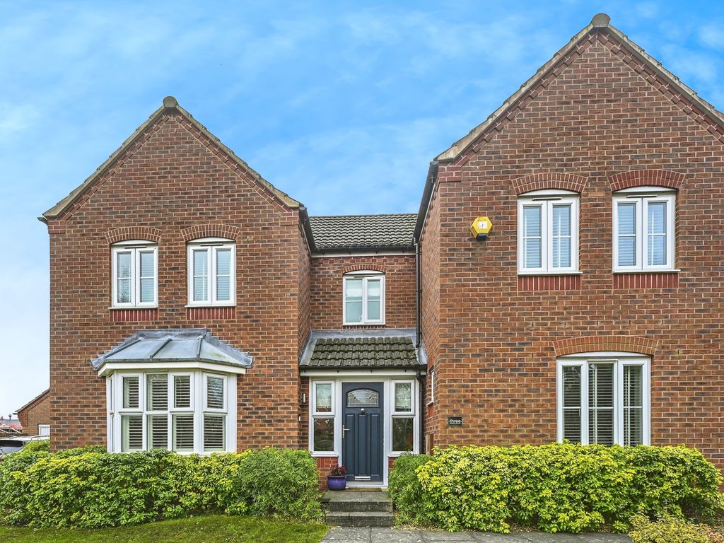 4 bed detached house for sale in Swallow Crescent, Ravenshead