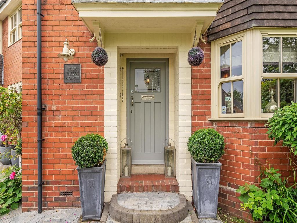 Witley Avenue, Solihull B91  