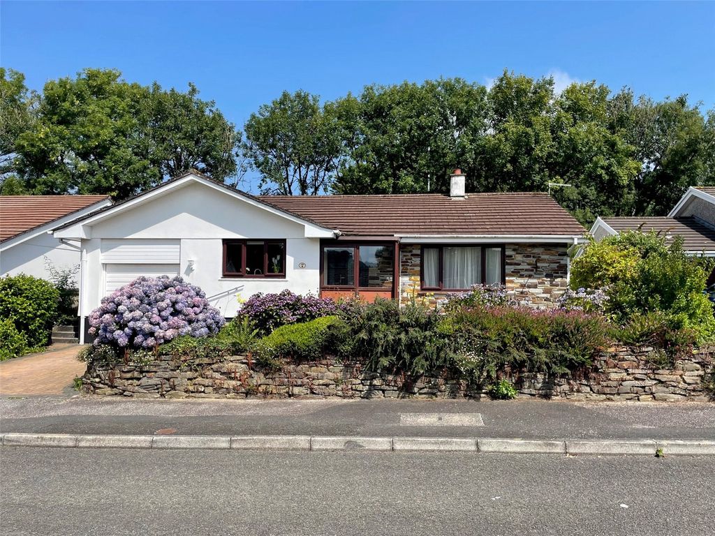3 bed bungalow for sale in Abbots Close, Bodmin, Cornwall PL31, £