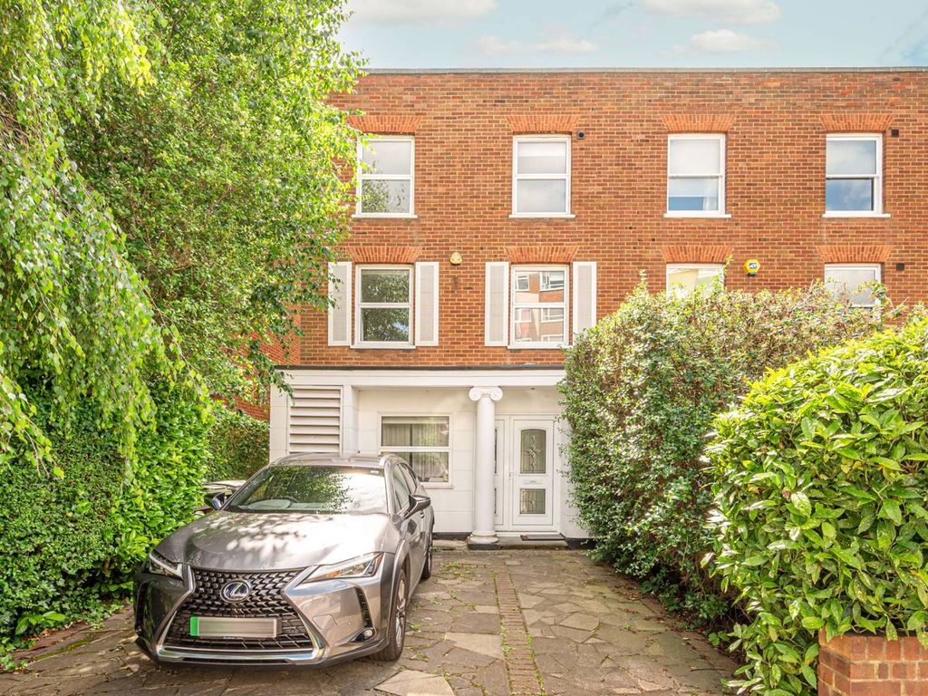 4 bed end terrace house for sale in Belsize Road, South Hampstead