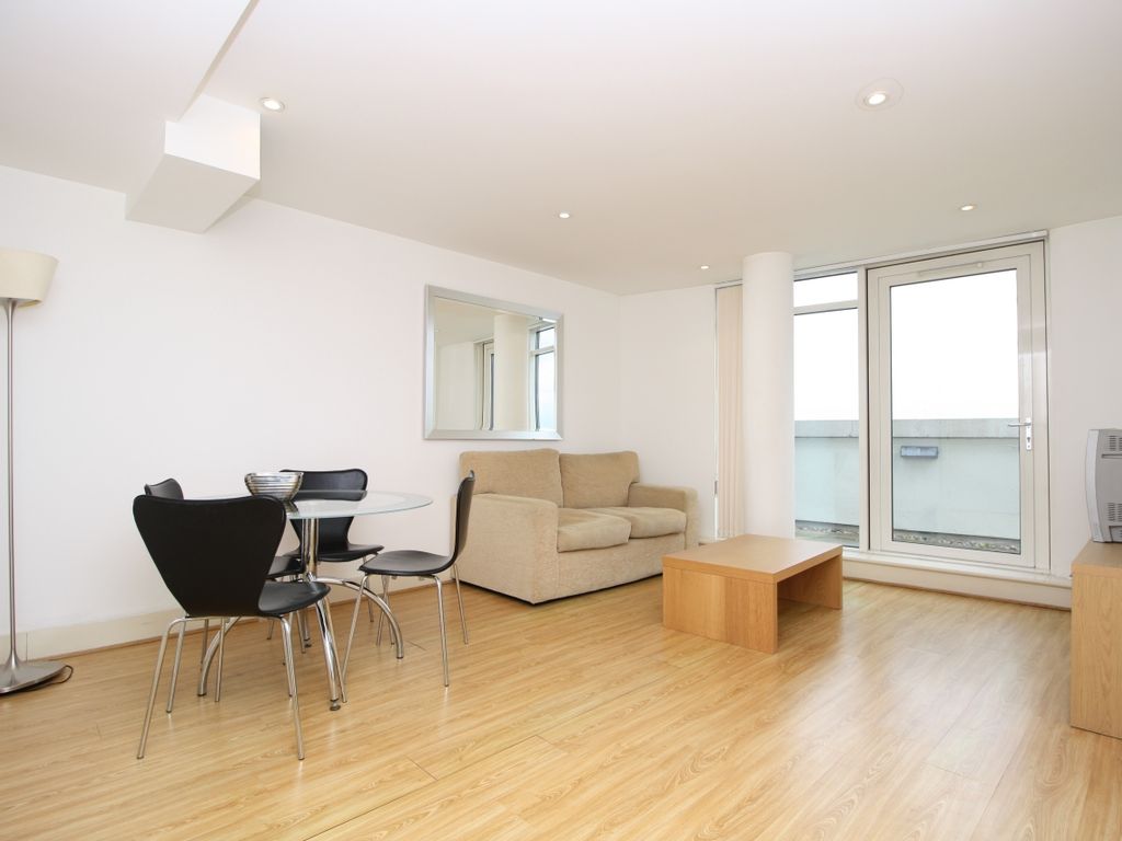 1 bed flat to rent in Orion Point, Crews Street, London E14 Zoopla