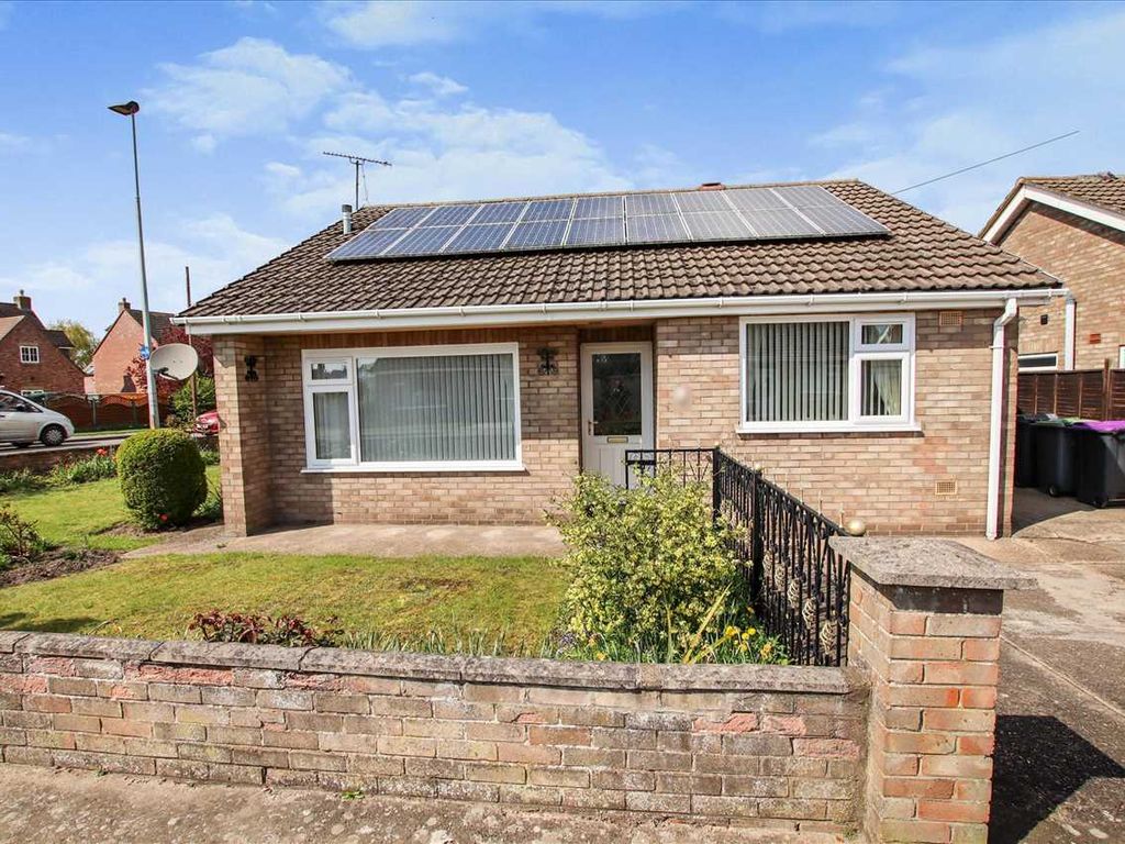3 bed bungalow for sale in St. Davids Road, North Hykeham, Lincoln LN6