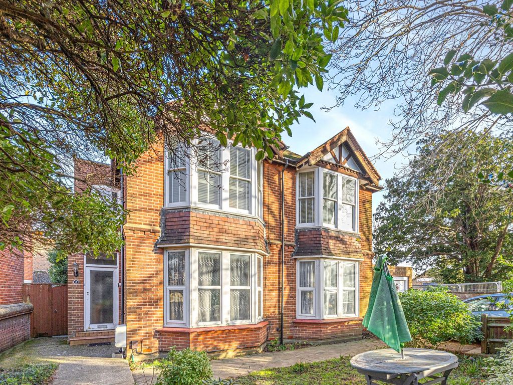 3 bed for sale in Broadwater Road, Worthing BN14, £285,000
