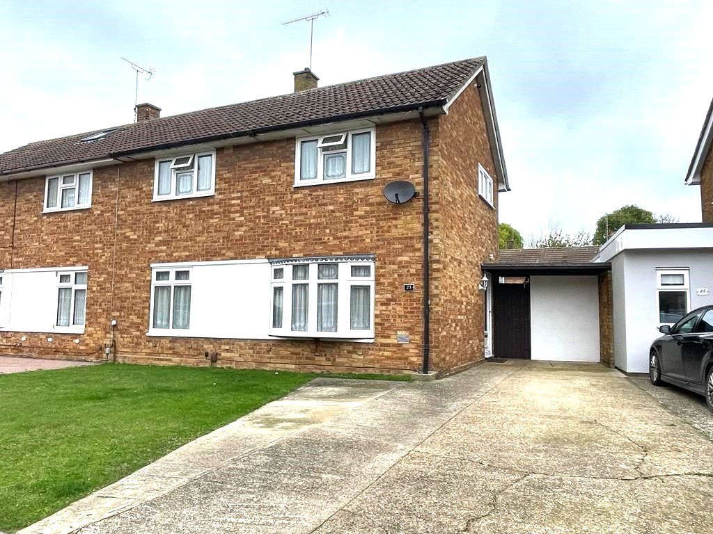 3 bed semidetached house for sale in Southcote Crescent, Basildon