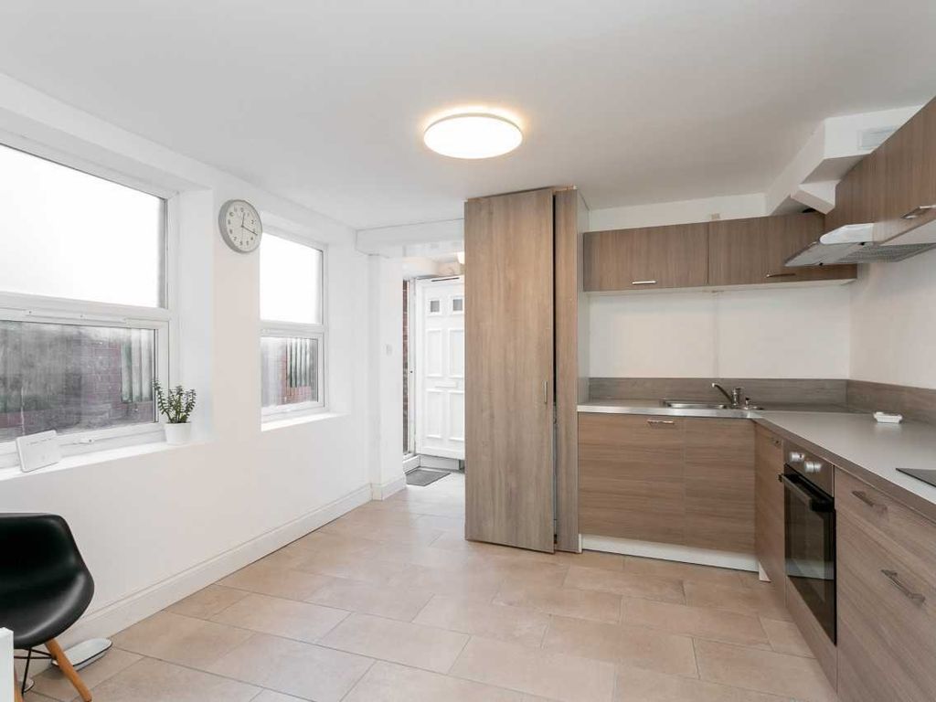 2 bed flat for sale in Connaught Road, Folkestone, Kent CT20, £250,000