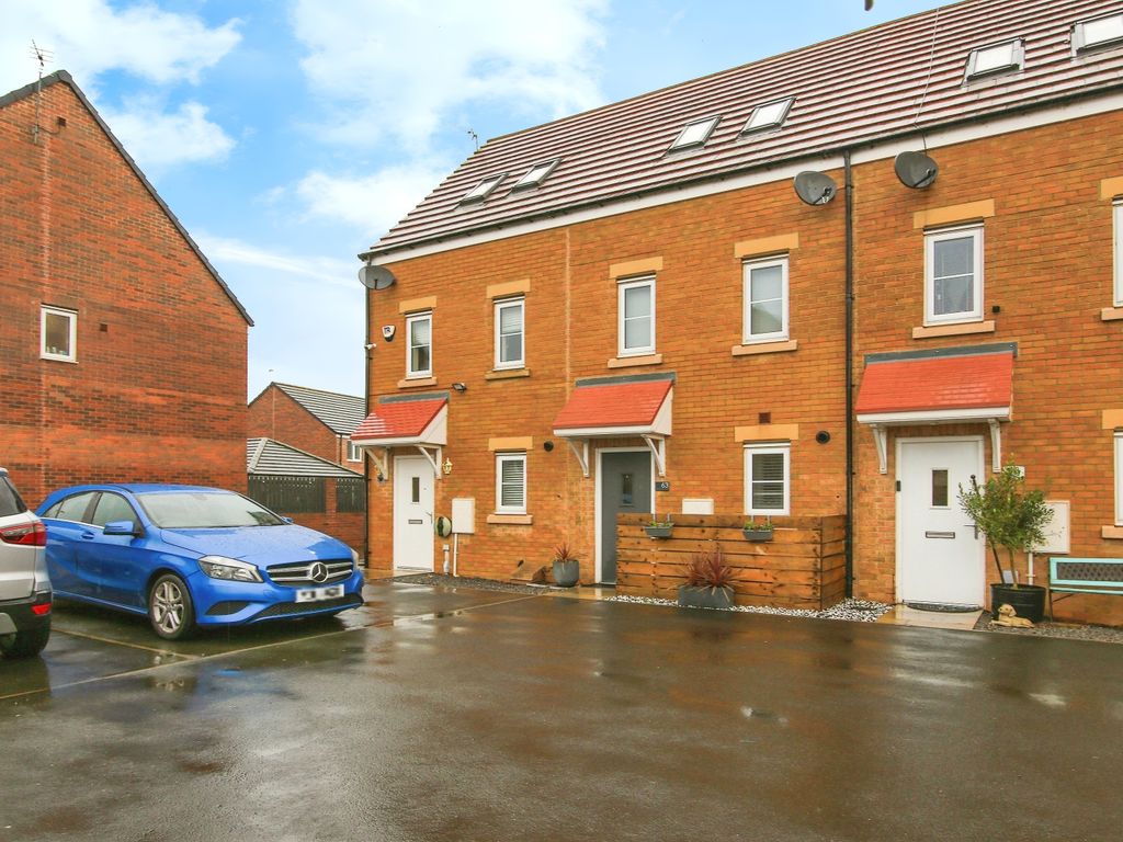 3 bed end terrace house for sale in Haggerston Road, Blyth NE24, £