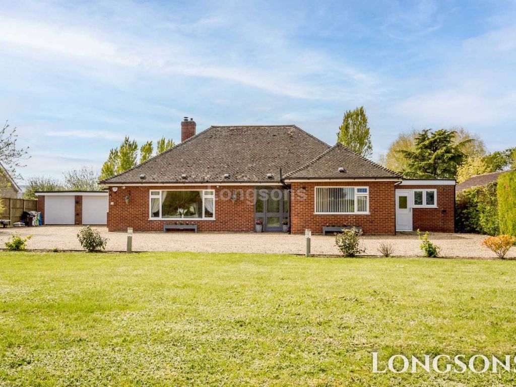 3 bed detached bungalow for sale in Dereham Road, Watton IP25 Zoopla