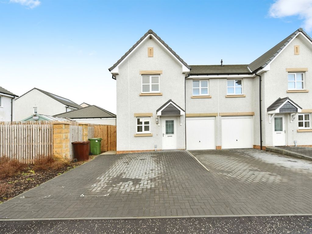 4 bed semidetached house for sale in Strathearn Way, Kilmaurs