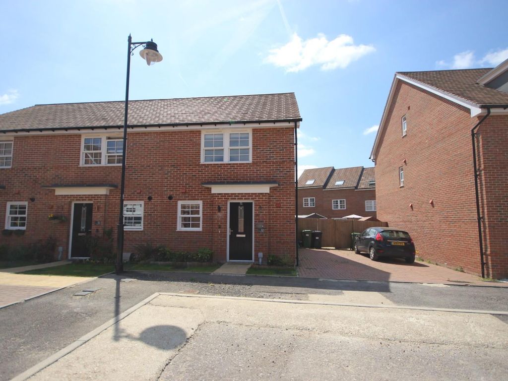 3 bed semidetached house for sale in Hunt Way, Waterlooville PO7 Zoopla