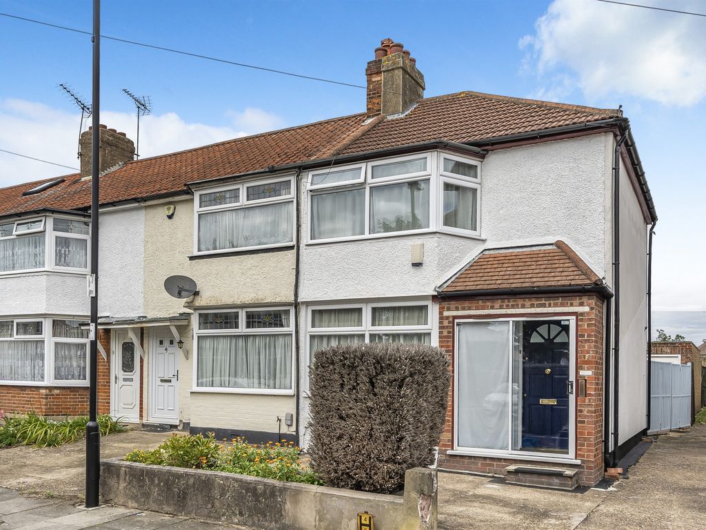 2 bed end terrace house for sale in Elmcroft Avenue, London N9, £