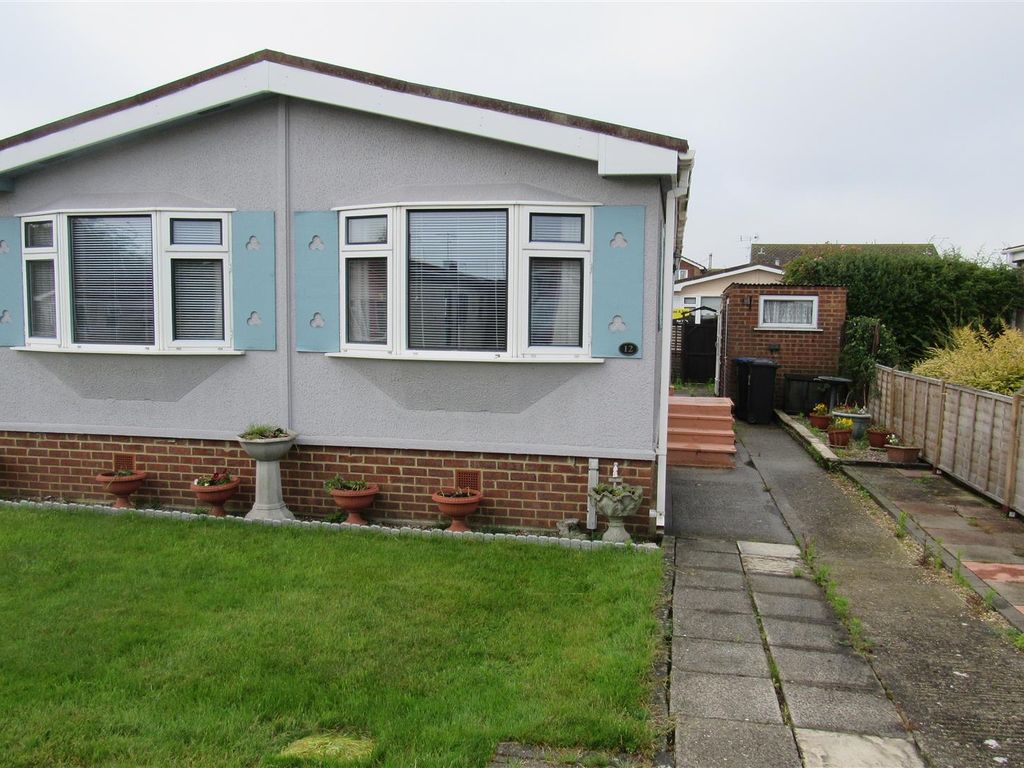 2 bed mobile/park home for sale in Orchard Park Homes, Reculver Road