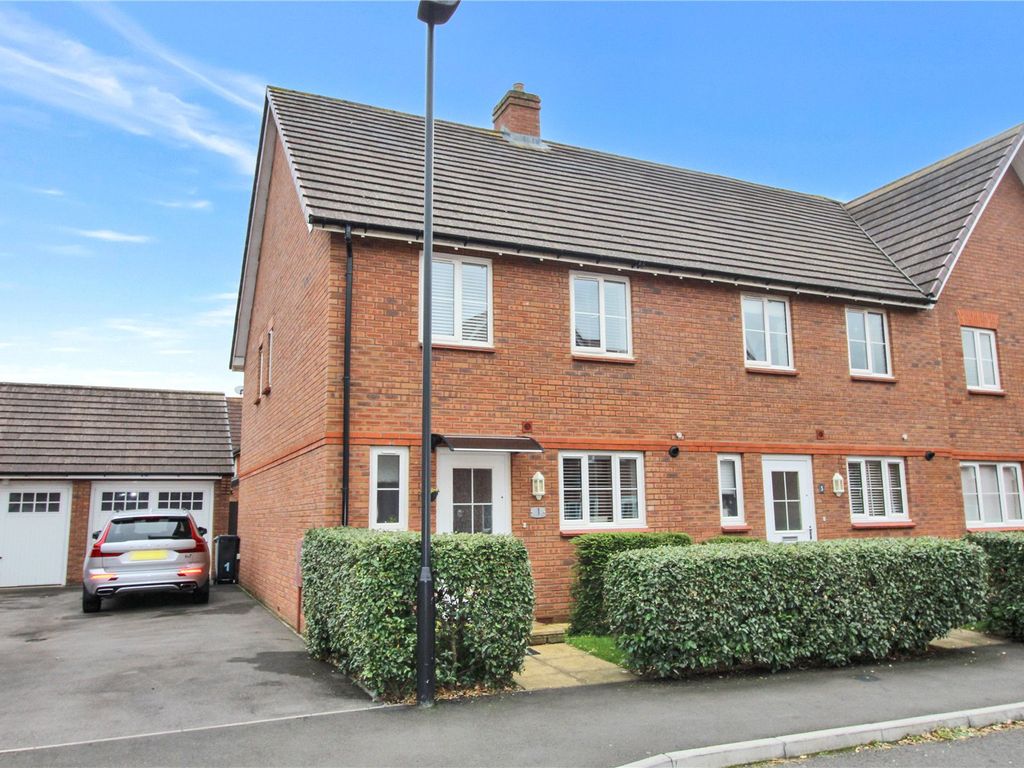 3 bed end terrace house for sale in Burne Jones Avenue, Tadpole Garden