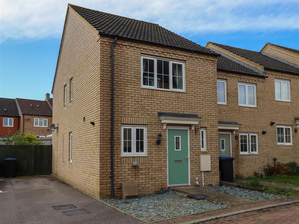 2 bed terraced house to rent in Turner Drive, Ely, Cambridgeshire CB7