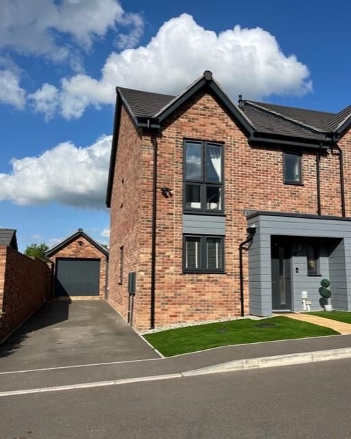 3 bed semidetached house for sale in Woodlands Place, Shirley