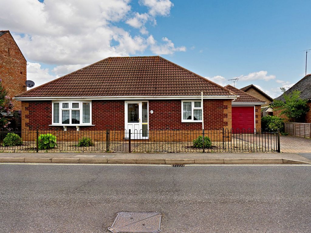 3 bed detached bungalow for sale in Clay Lake, Spalding PE11 Zoopla