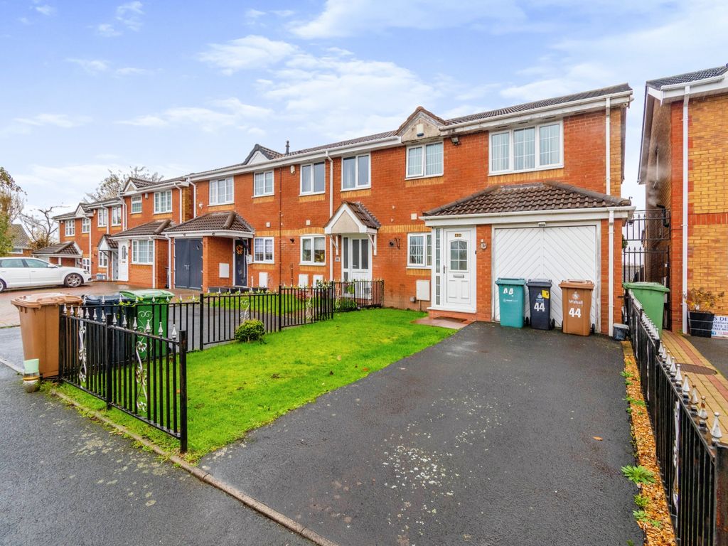 3 bed end terrace house for sale in Basalt Close, Walsall, West