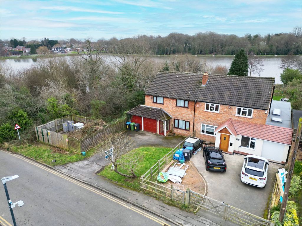 3 bed semidetached house for sale in Malthouse Lane, Earlswood B94, £