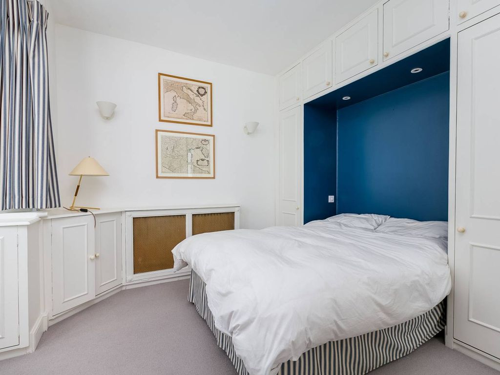 2 bed terraced house for sale in Kensington Place, Kensington, London